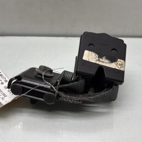 Attache ceinture arriere droit RENAULT CLIO 2