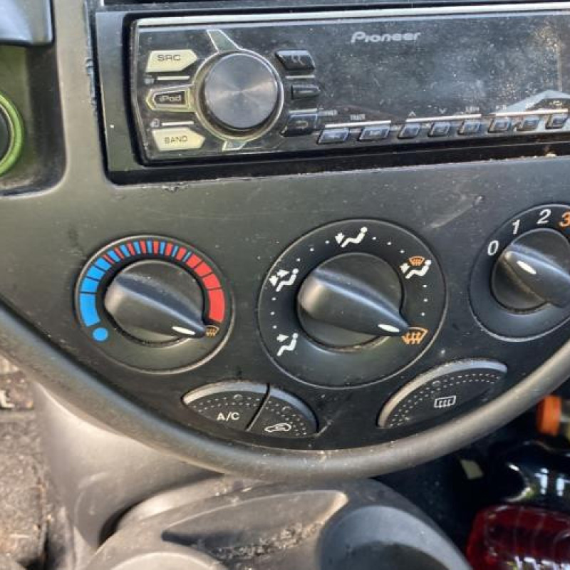 Poignee porte arriere gauche FORD FOCUS 1 Photo n°18