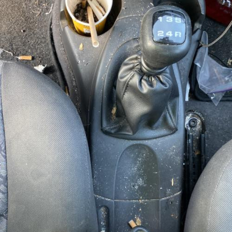 Poignee porte arriere gauche FORD FOCUS 1 Photo n°20