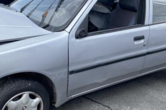 Feu arriere principal gauche (feux) PEUGEOT 106
