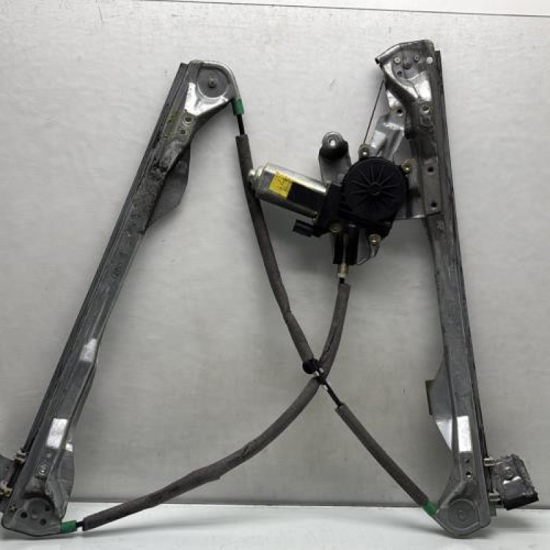 Leve vitre electrique avant droit FORD FOCUS 1 Photo n°7