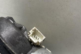 Moteur essuie glace arriere PEUGEOT 106
