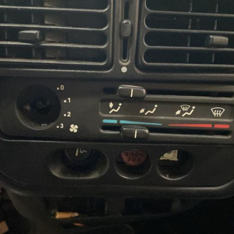 Moteur essuie glace arriere PEUGEOT 106 Photo n°12