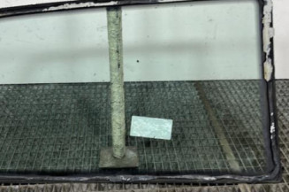 Custode arriere gauche VOLKSWAGEN GOLF 4