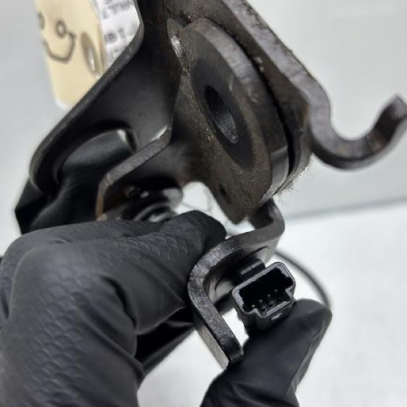 Attache ceinture arriere gauche RENAULT MEGANE 3 Photo n°3