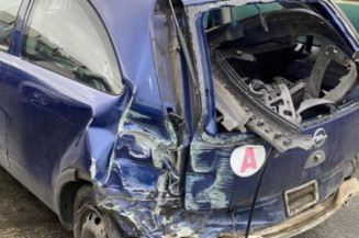 Vitre avant gauche OPEL CORSA C