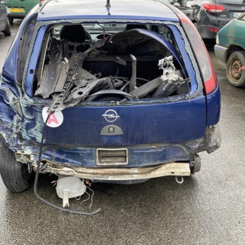 Vitre avant gauche OPEL CORSA C Photo n°9