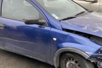 Vitre avant gauche OPEL CORSA C