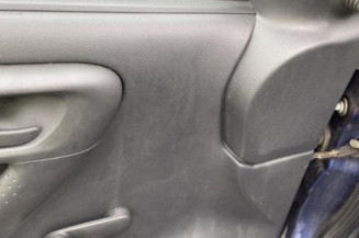 Vitre avant gauche OPEL CORSA C