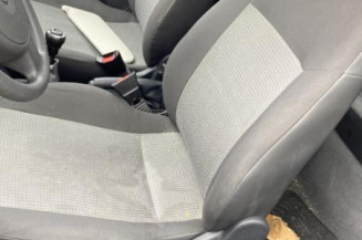 Vitre avant gauche OPEL CORSA C