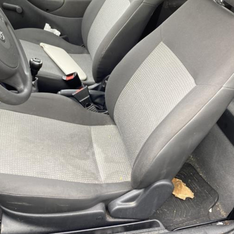 Vitre avant gauche OPEL CORSA C Photo n°15