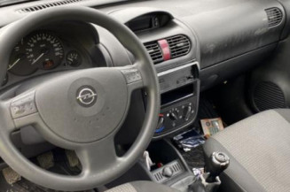 Vitre avant gauche OPEL CORSA C