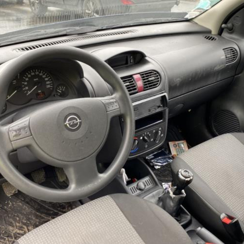 Vitre avant gauche OPEL CORSA C Photo n°17