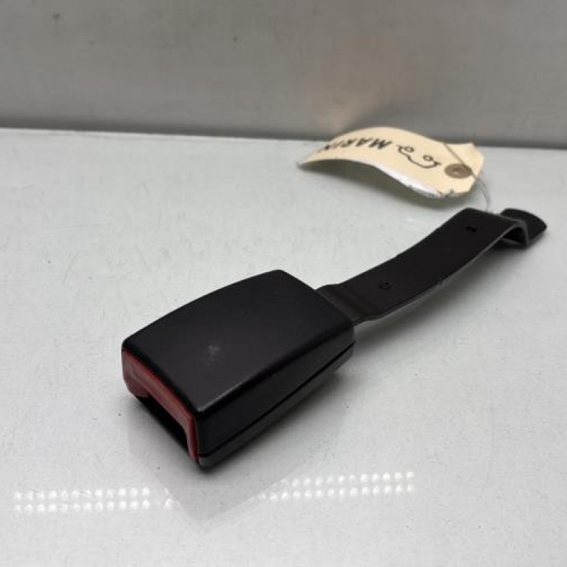 Attache ceinture avant gauche VOLKSWAGEN POLO 4 Photo n°1