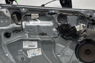 Leve vitre electrique avant gauche VOLKSWAGEN POLO 4 Photo n°1