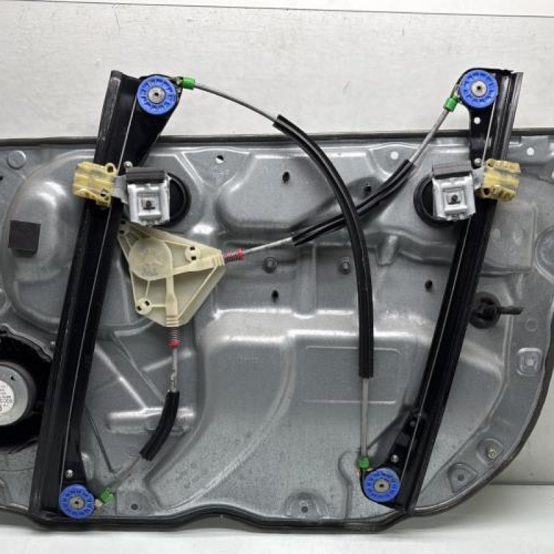 Leve vitre electrique avant gauche VOLKSWAGEN POLO 4 Photo n°4