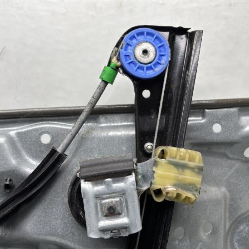 Leve vitre electrique avant gauche VOLKSWAGEN POLO 4 Photo n°5