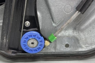 Leve vitre electrique avant gauche VOLKSWAGEN POLO 4