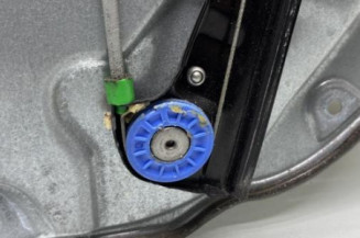 Leve vitre electrique avant gauche VOLKSWAGEN POLO 4