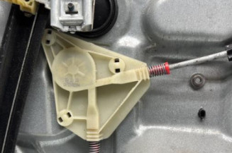 Leve vitre electrique avant gauche VOLKSWAGEN POLO 4