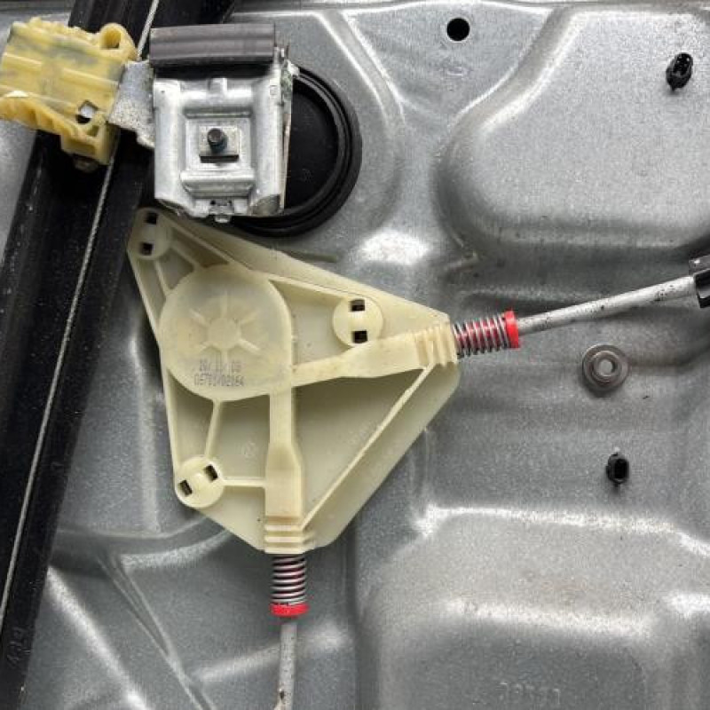 Leve vitre electrique avant gauche VOLKSWAGEN POLO 4 Photo n°9