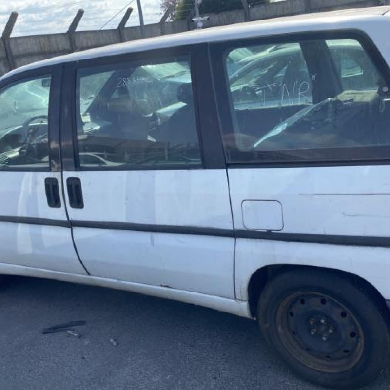 Poignee porte avant droit PEUGEOT 806 Photo n°9