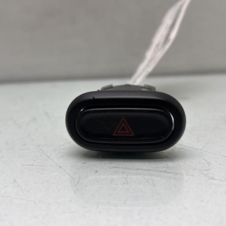 Bouton de warning MINI MINI 3 F55 Photo n°1