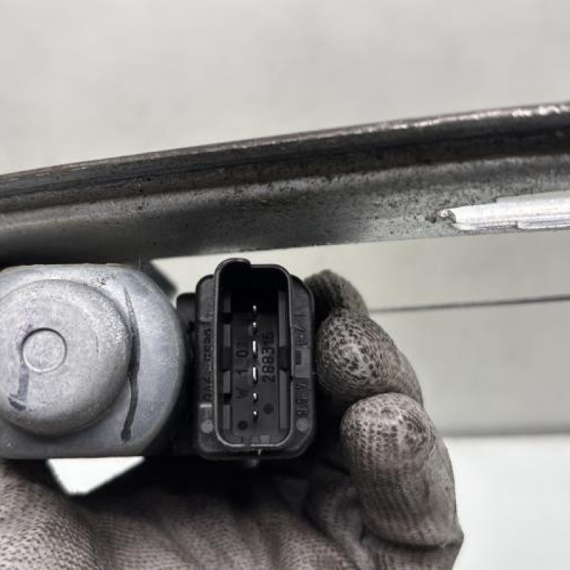 Leve vitre electrique avant droit RENAULT SCENIC 2 Photo n°5