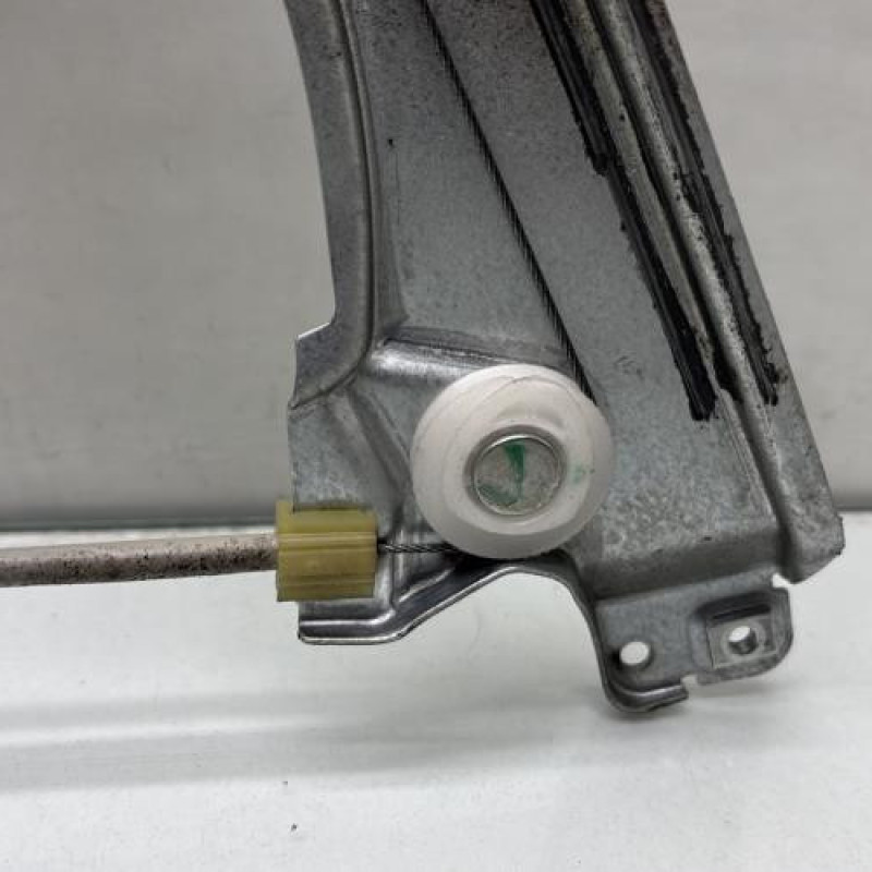 Leve vitre electrique avant droit RENAULT CLIO 3 Photo n°2