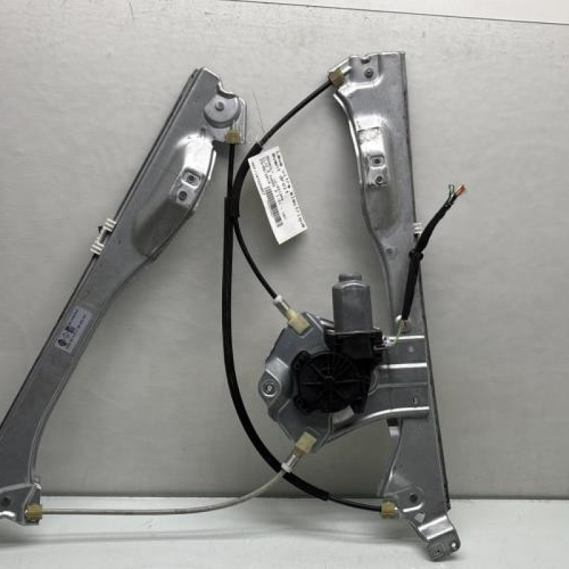 Leve vitre electrique avant droit RENAULT CLIO 3 Photo n°7