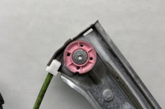 Leve vitre electrique avant droit PEUGEOT 208 1