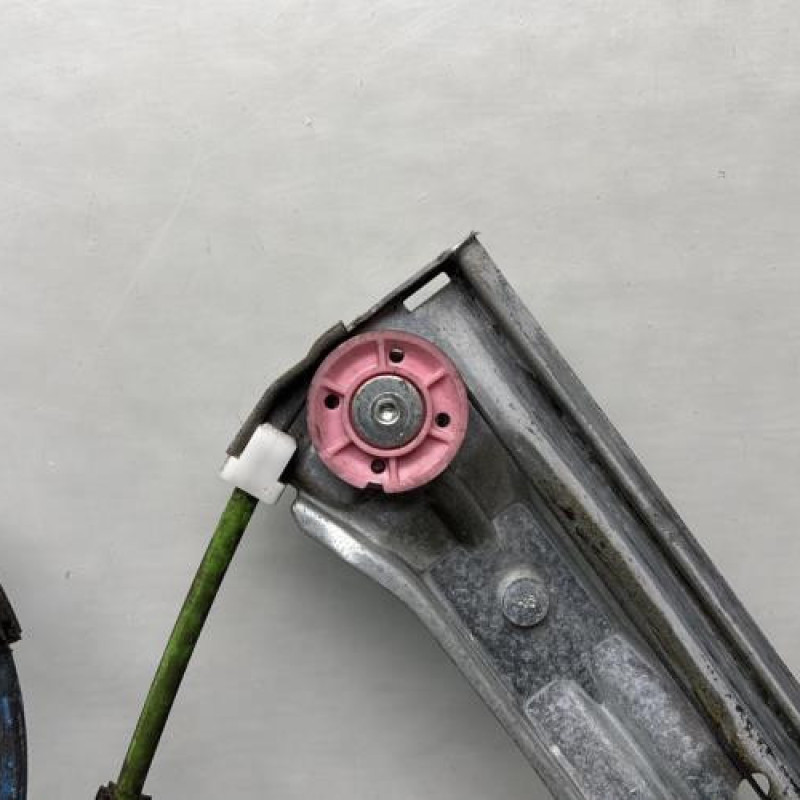 Leve vitre electrique avant droit PEUGEOT 208 1 Photo n°5