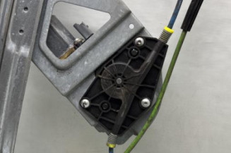 Leve vitre electrique avant droit PEUGEOT 208 1