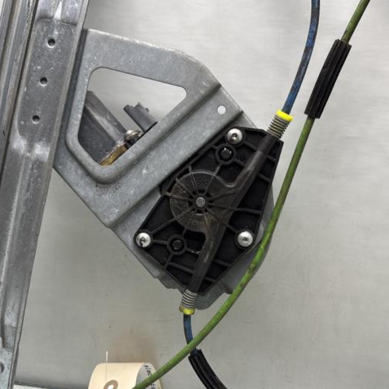 Leve vitre electrique avant droit PEUGEOT 208 1 Photo n°6