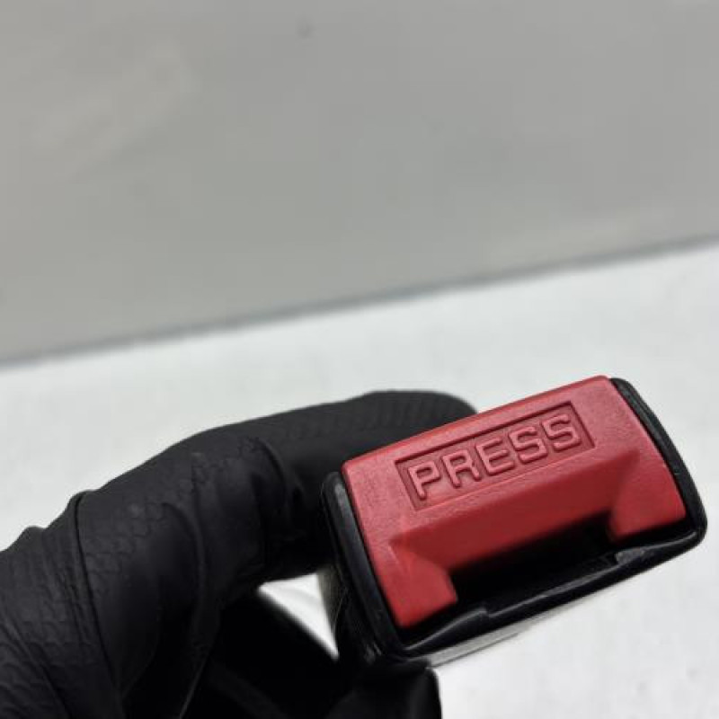 Attache ceinture arriere gauche RENAULT TWINGO 1 Photo n°3