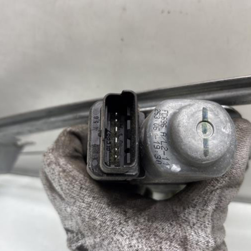 Leve vitre electrique arriere droit RENAULT SCENIC 2 Photo n°4