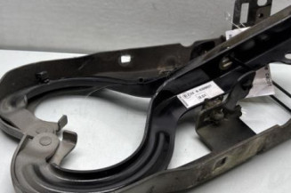 Charniere de capot PEUGEOT 5008 1