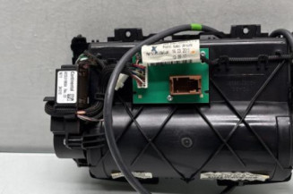 Ecran GPS PEUGEOT 5008 1