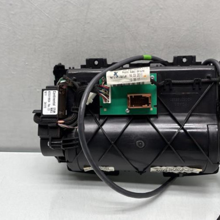 Ecran GPS PEUGEOT 5008 1