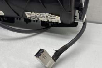 Ecran GPS PEUGEOT 5008 1