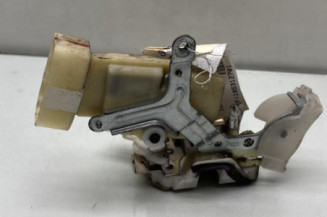 Serrure avant droit TOYOTA YARIS 1