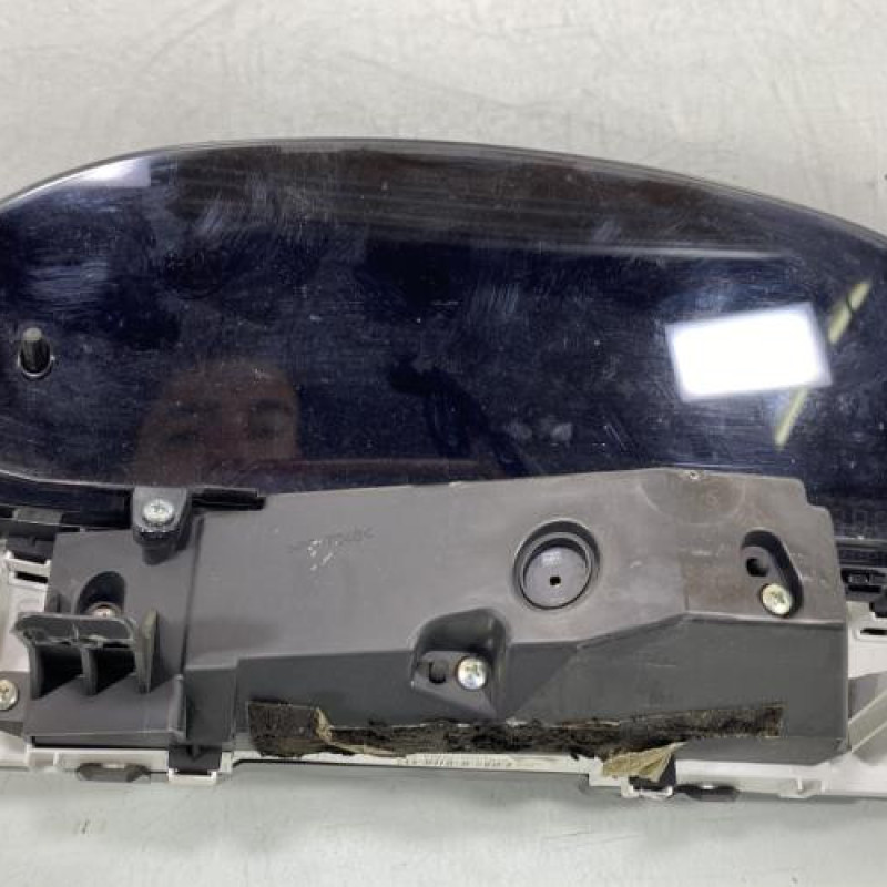Compteur TOYOTA YARIS 2 Photo n°1