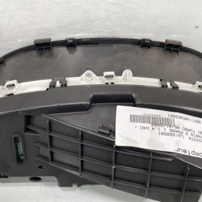 Compteur TOYOTA YARIS 2 Photo n°4