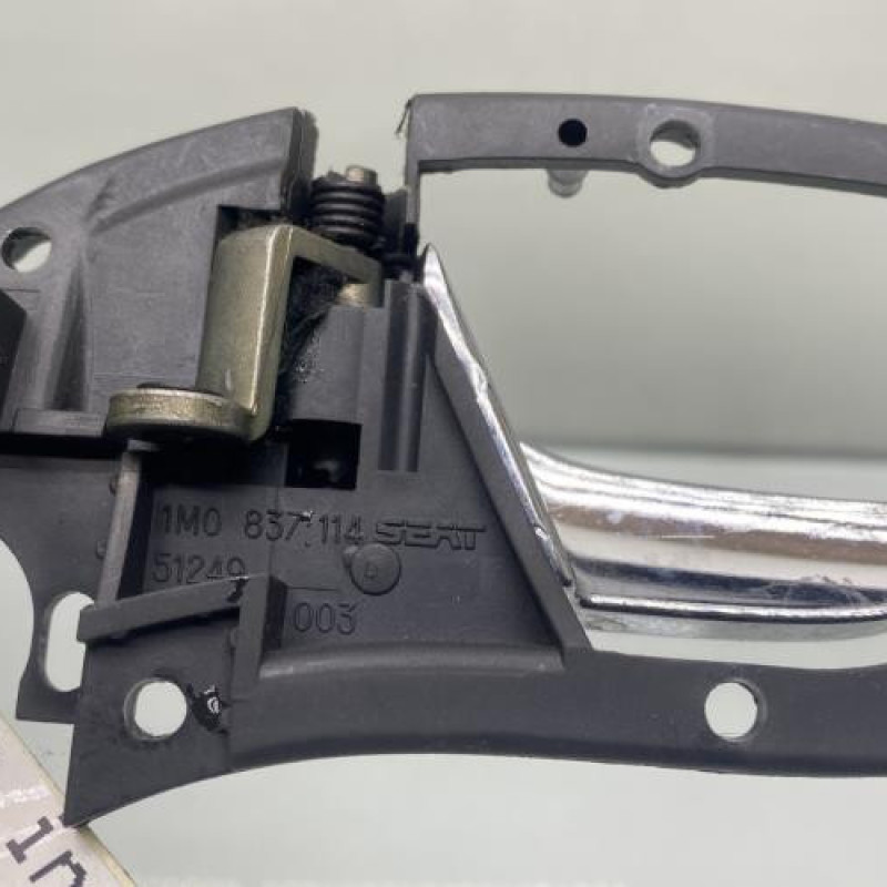 Poignee interieur avant droit SEAT LEON 1 Photo n°4