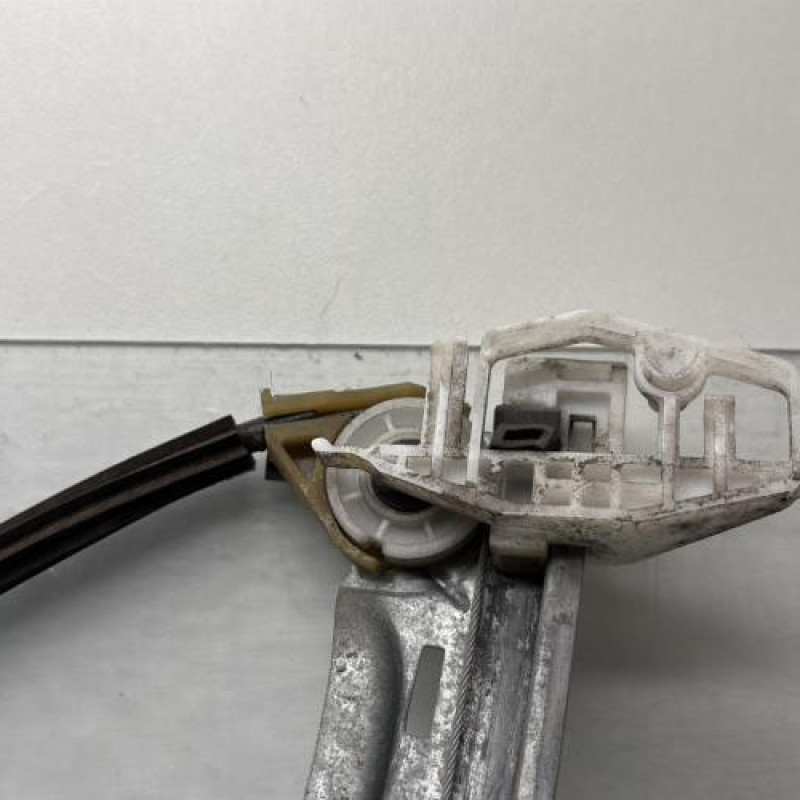 Leve vitre electrique avant gauche CITROEN XSARA PICASSO Photo n°2