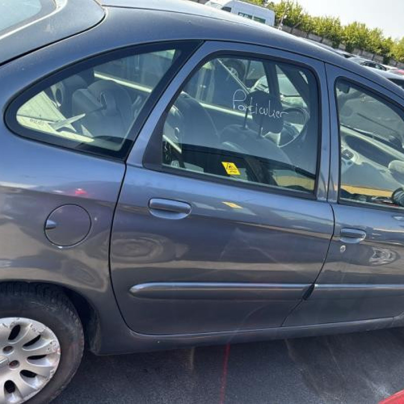 Feu arriere principal gauche (feux) CITROEN XSARA PICASSO Photo n°13