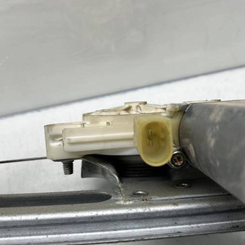 Leve vitre electrique avant droit MERCEDES CLASSE A 168 Photo n°3