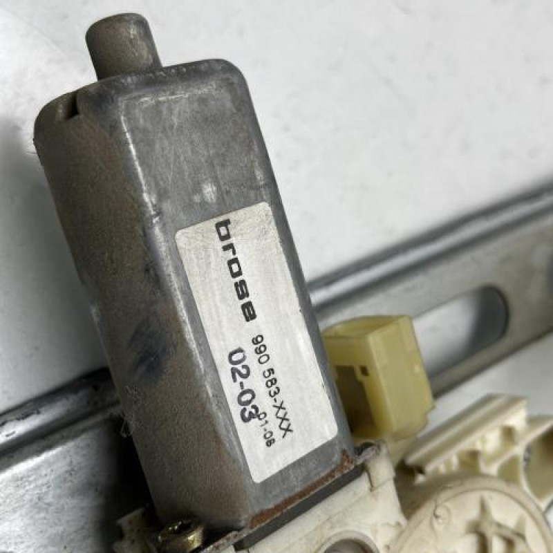 Leve vitre electrique avant droit MERCEDES CLASSE A 168 Photo n°4