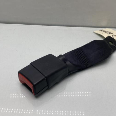 Attache ceinture arriere gauche NISSAN JUKE 1