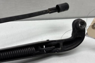 Bras essuie glace avant PEUGEOT 108